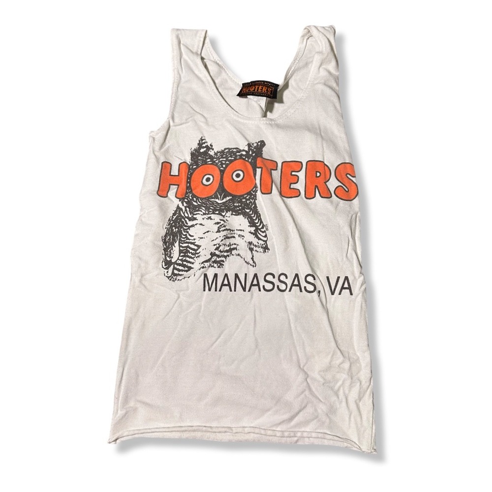 Hooters Tank Top Womens XS White Excellent Manassas VA Vintage Graphic Scoop Y2K
